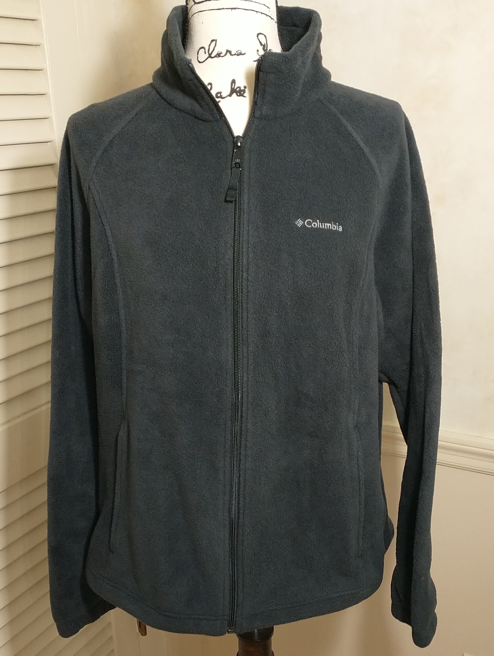 Columbia Fleece With Zipper Pockets Jacket, Size XL, Charcoal Gray,‎ Outdoors